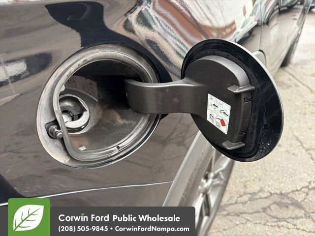 Used 2018 Ford Explorer XLT w/ Equipment Group 202A image 10