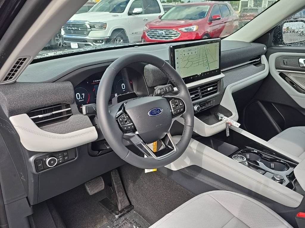 New 2026 Ford Explorer Platinum w/ LUX Leather Package AWD/4WD image 12