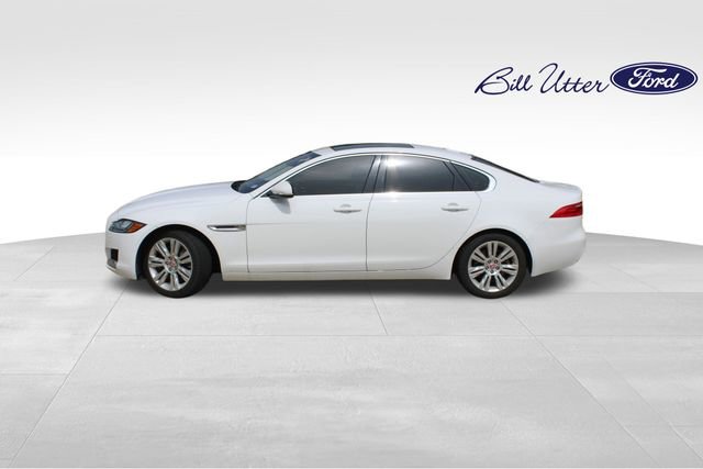 Used 2016 Jaguar XF Premium RWD image 7