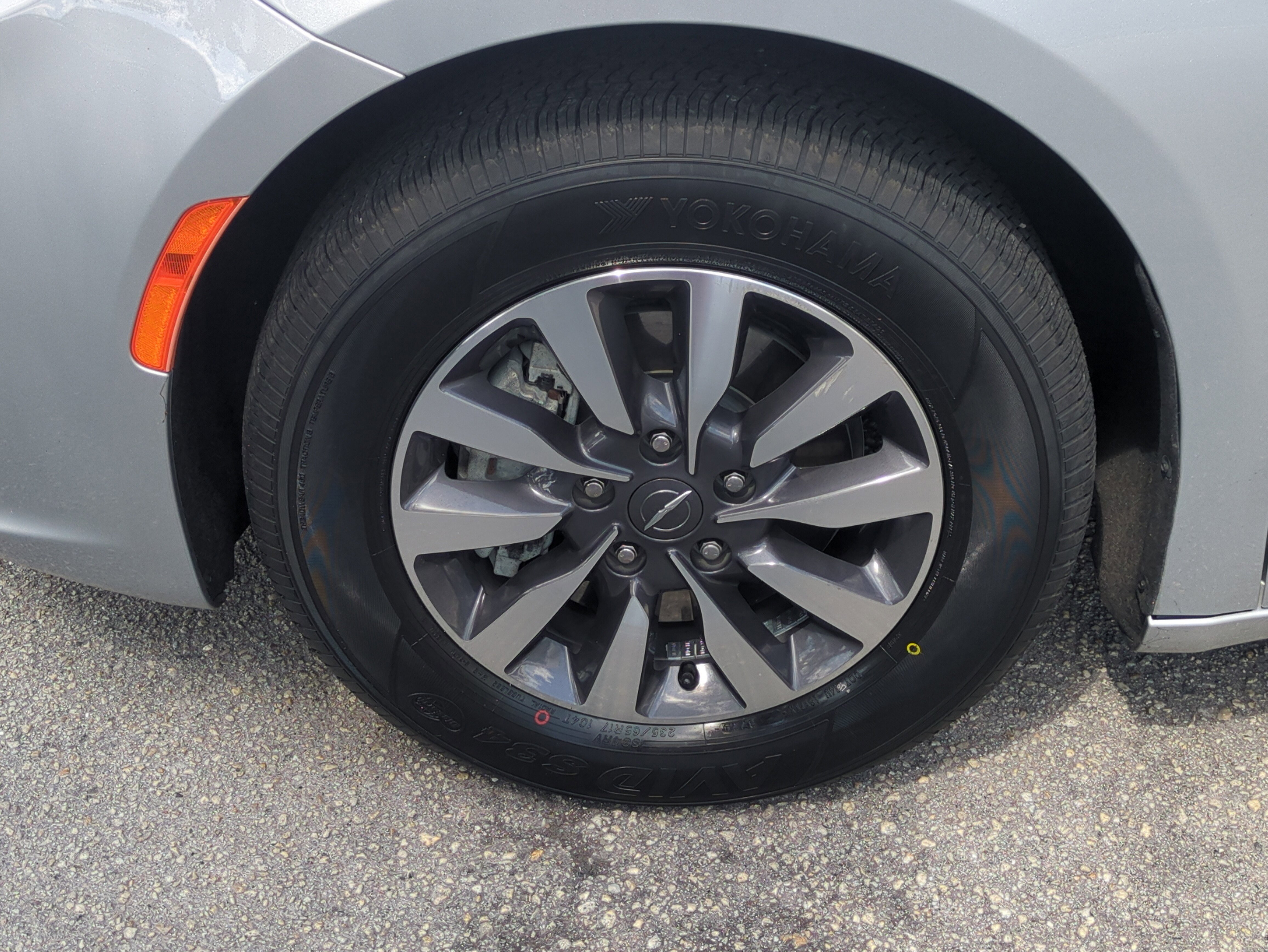 Certified 2023 Chrysler Pacifica Touring-L image 11