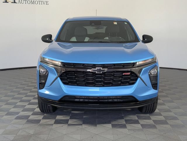 Used 2025 Chevrolet Trax RS FWD image 3