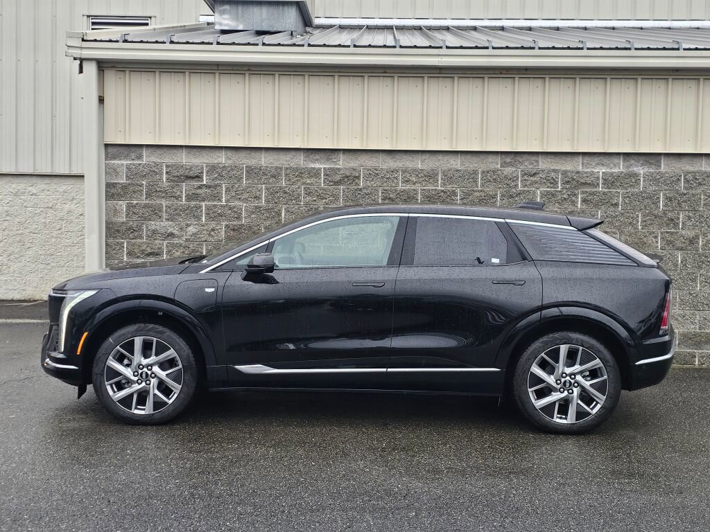 New 2026 Cadillac Optiq Luxury 1 image 3