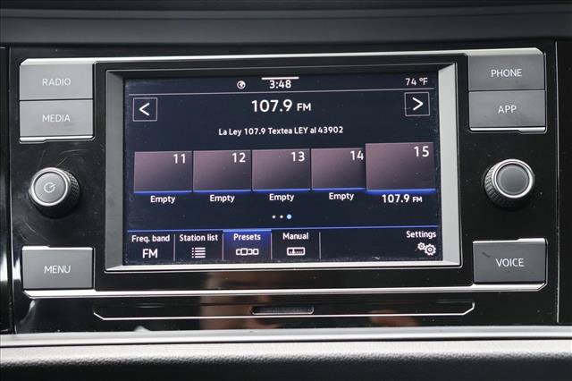 Used 2024 Volkswagen Jetta SE FWD image 17