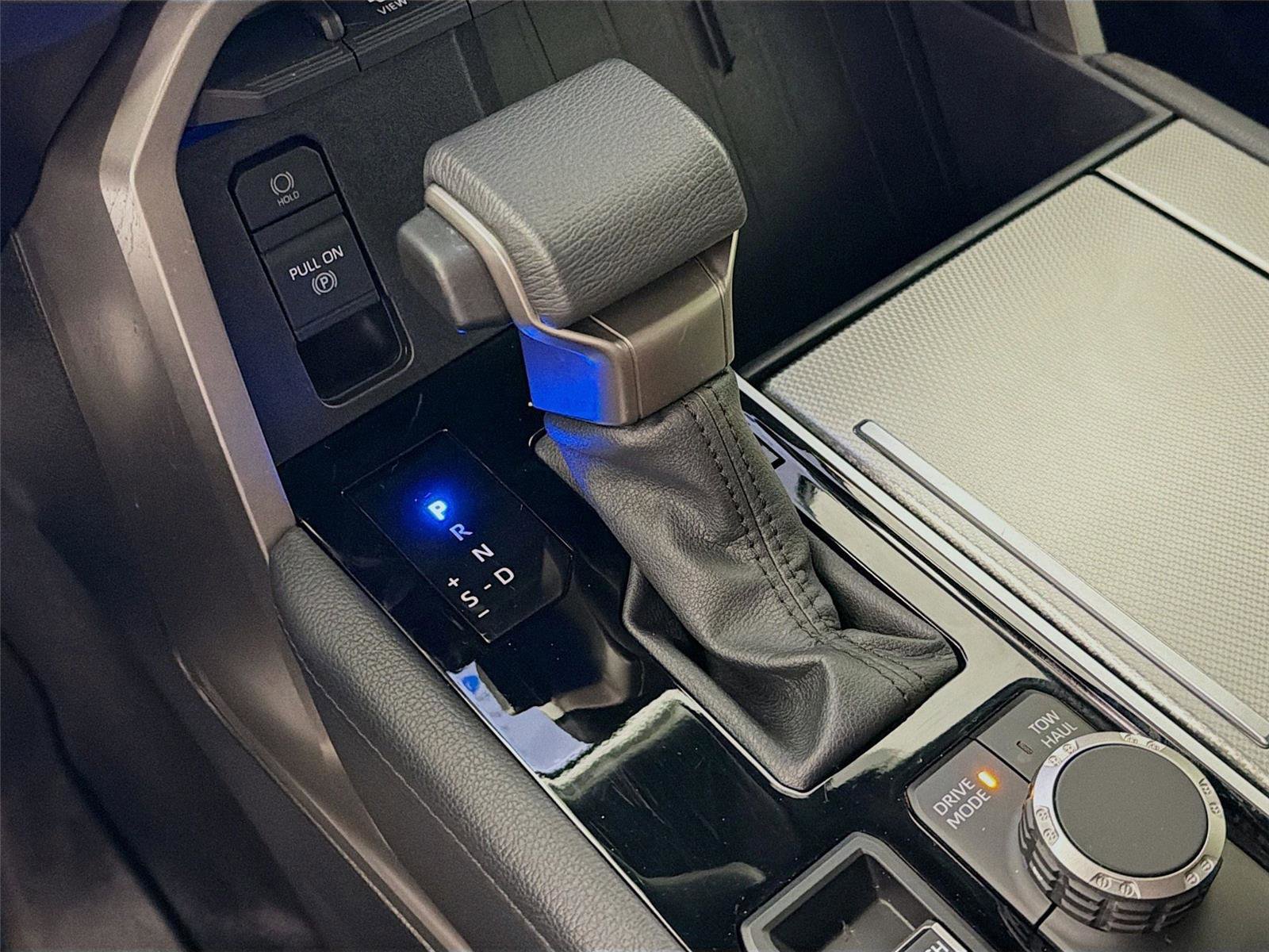 Used 2025 Toyota Sequoia Limited AWD/4WD image 18