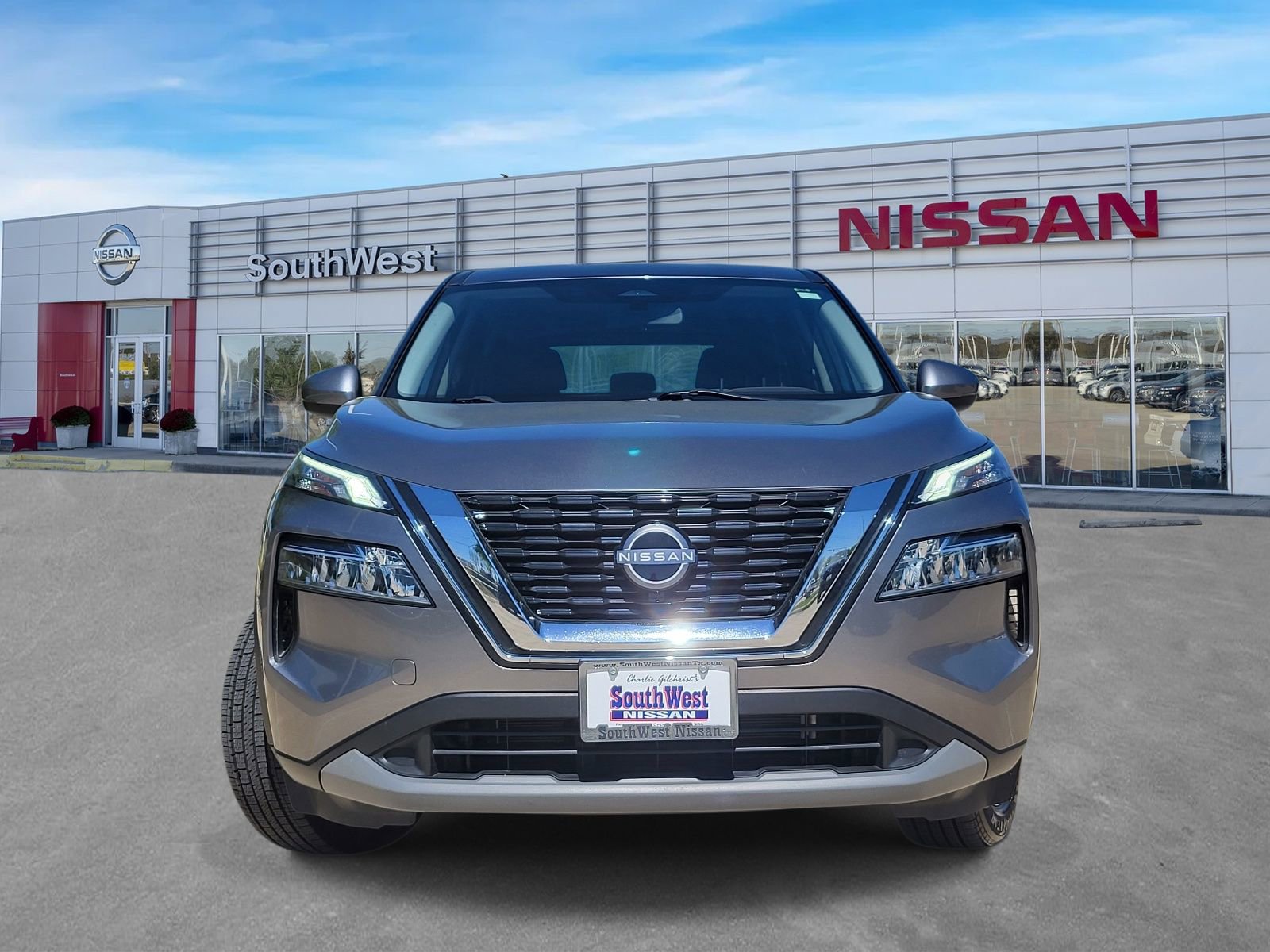 Used 2023 Nissan Rogue SV image 10