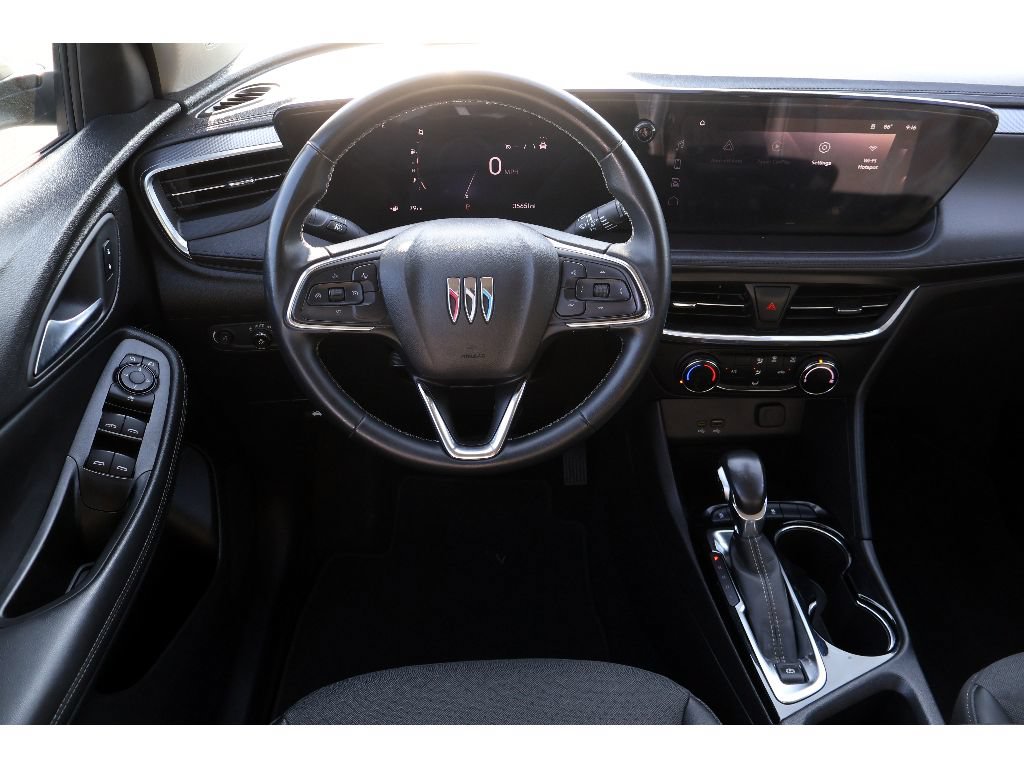 Used 2024 Buick Encore GX Preferred FWD image 3
