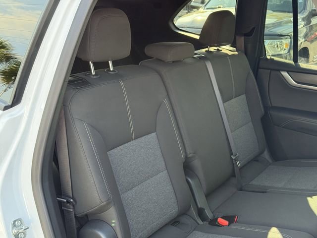 Used 2025 GMC Acadia Elevation image 32