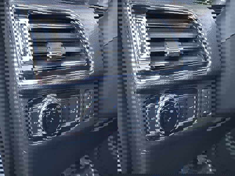 Used 2018 Lincoln Navigator Select w/ Technology Package image 24