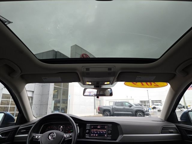 Used 2019 Volkswagen Jetta SE w/ Cold Weather Package image 21
