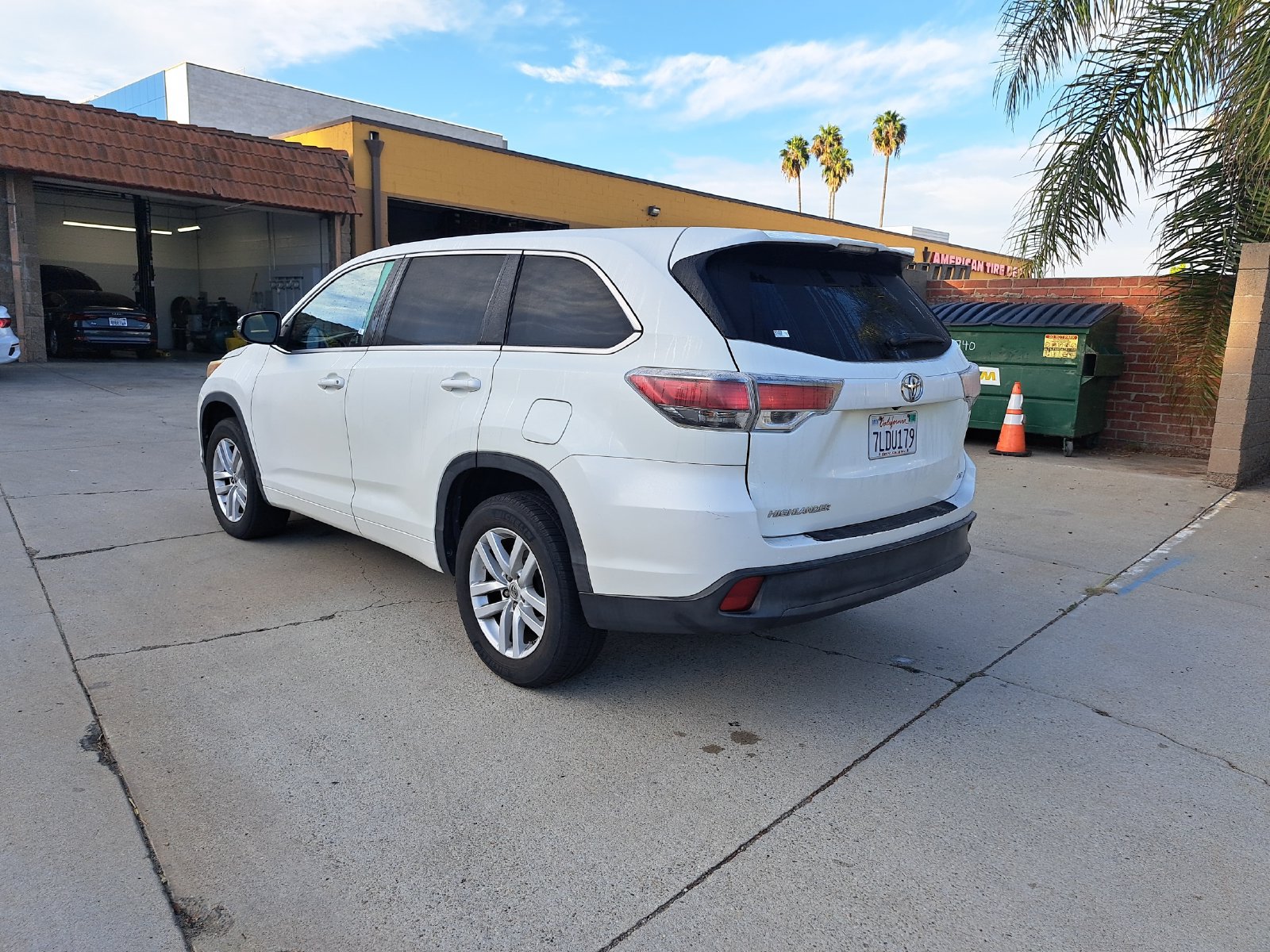 Used 2015 Toyota Highlander LE FWD image 7