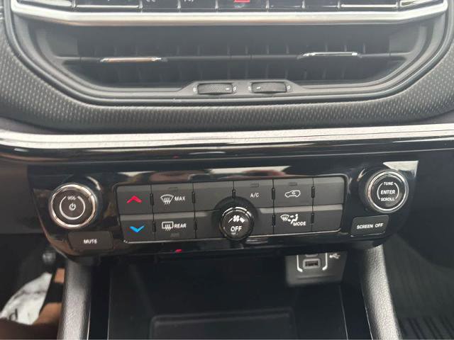 Used 2022 Jeep Compass Latitude w/ Sun and Sound Group AWD/4WD image 22