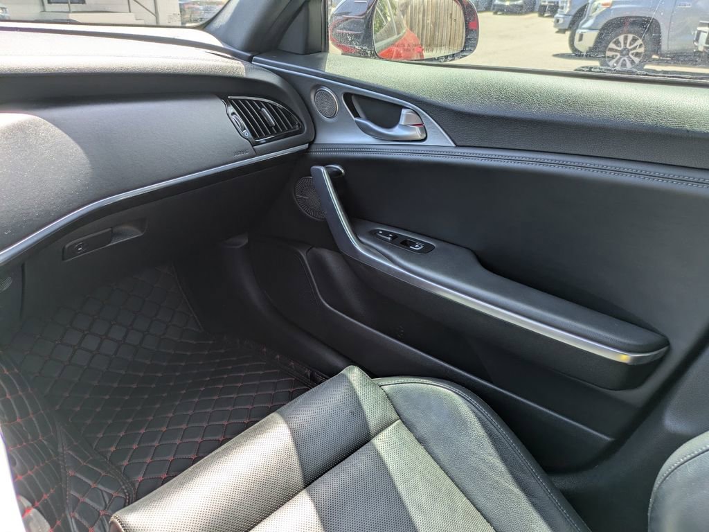 Used 2019 Kia Stinger GT1 image 15