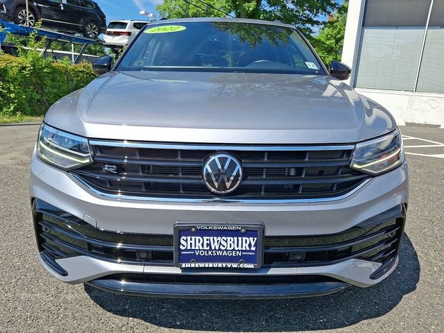 Used 2022 Volkswagen Tiguan SE R-Line AWD/4WD image 2