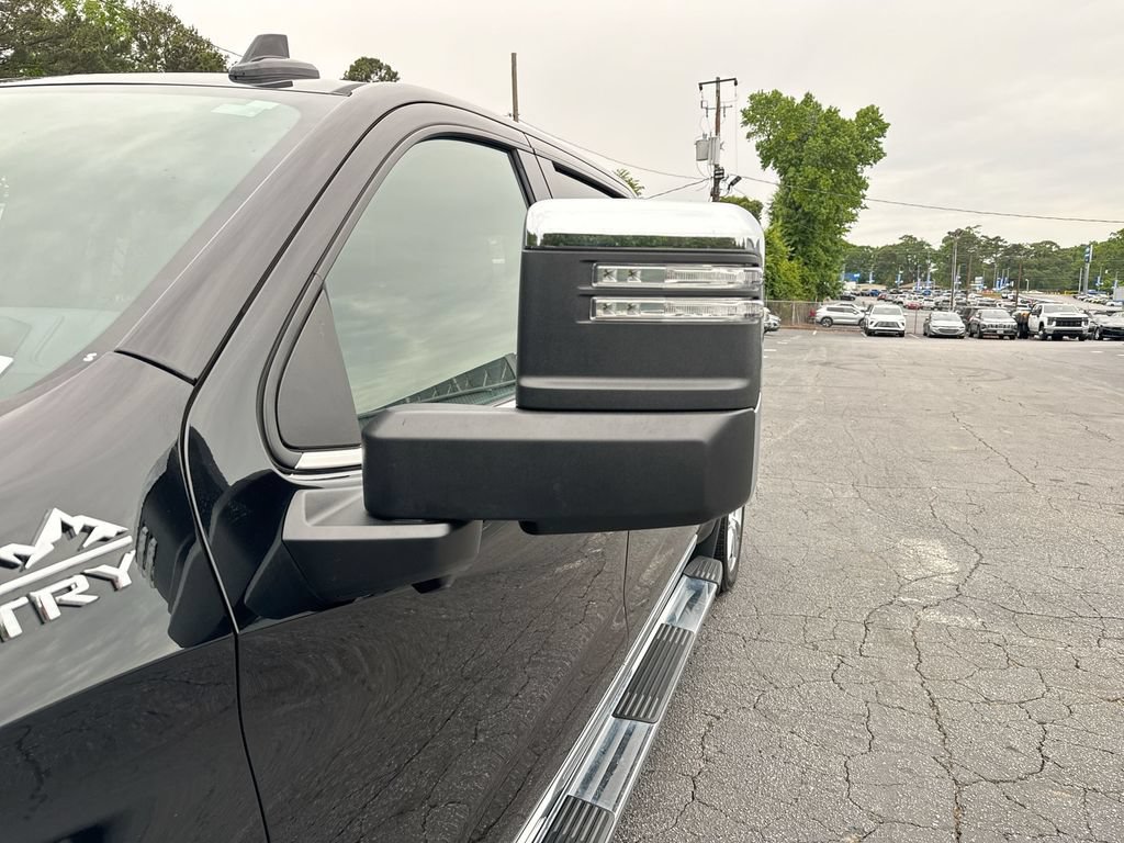 Used 2025 Chevrolet Silverado 1500 High Country w/ High Country Premium Package AWD/4WD image 11