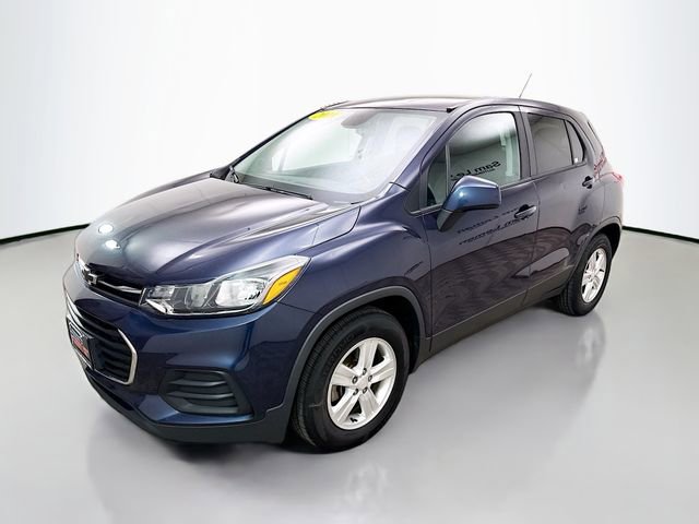 Used 2019 Chevrolet Trax LS w/ Tint and Cruise Package FWD image 3