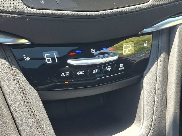 Certified 2025 Cadillac XT6 Luxury AWD/4WD image 16