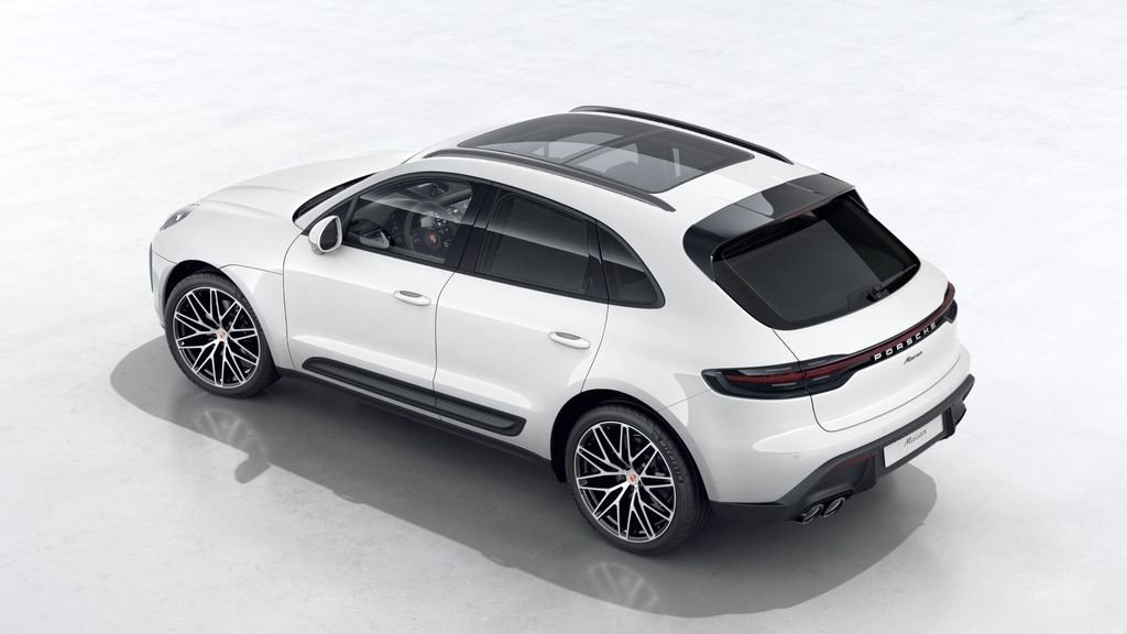 Certified 2026 Porsche Macan AWD/4WD image 12