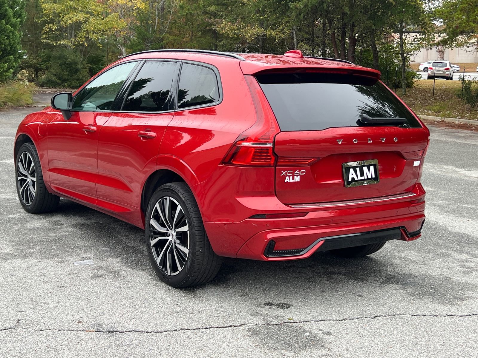 Used 2023 Volvo XC60 T8 Plus image 7