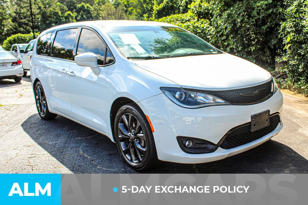 Used 2019 Chrysler Pacifica Touring Plus w/ S Appearance Package FWD image 4