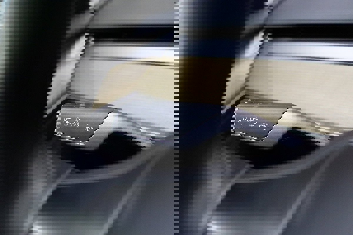 Used 2023 Tesla Model 3 Standard Range image 46