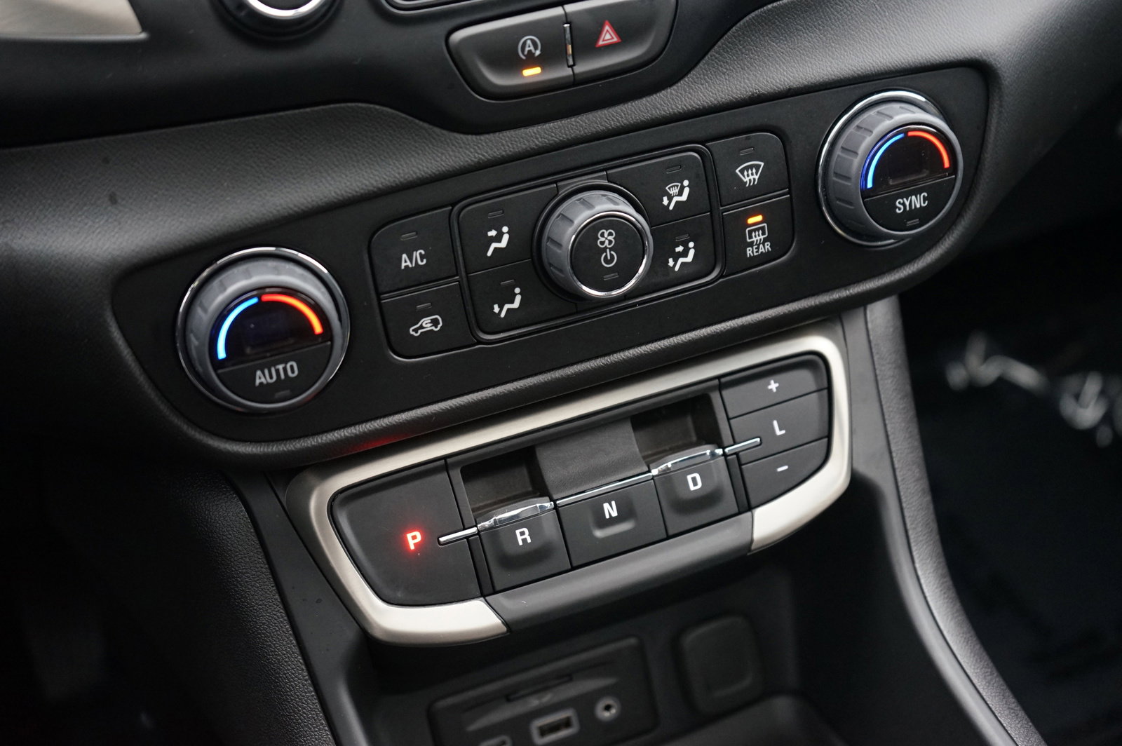 Used 2024 GMC Terrain Denali image 22