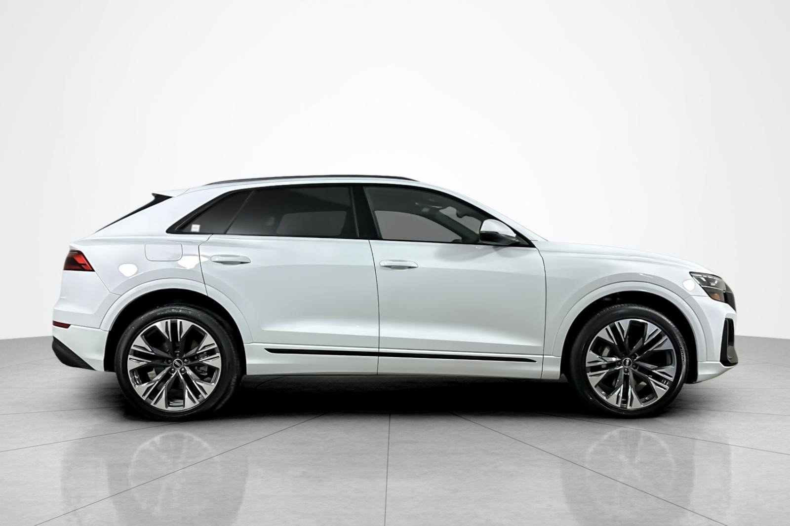 Used 2025 Audi Q8 Premium w/ Black Optic Package image 6