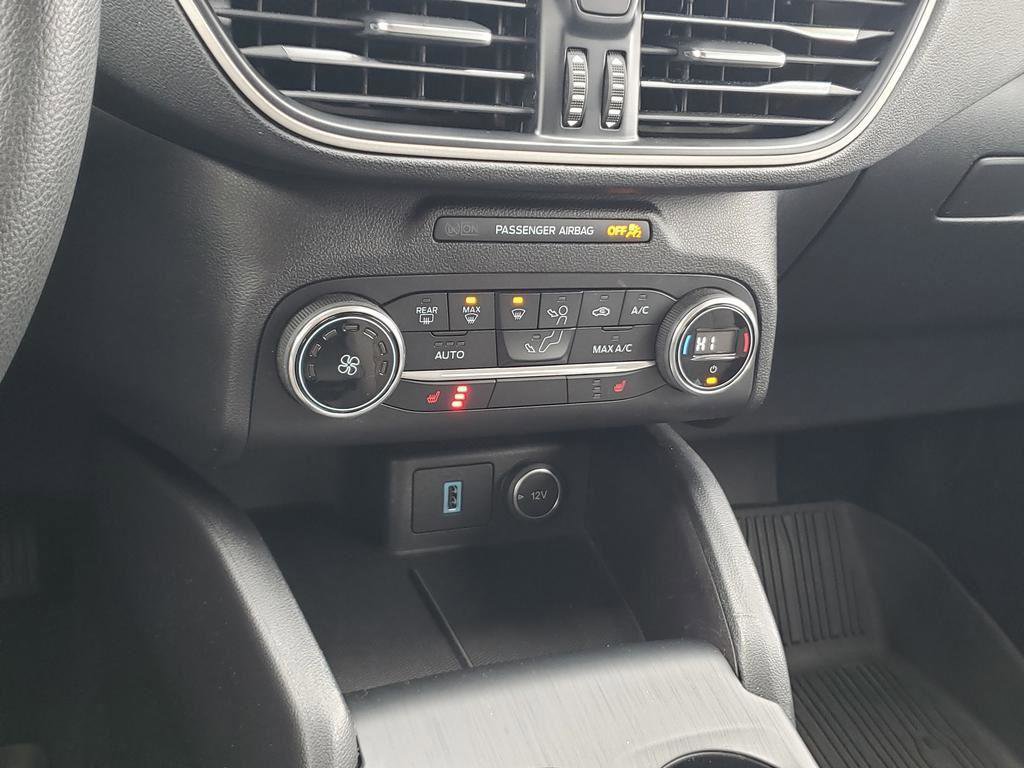 Used 2020 Ford Escape SE image 37