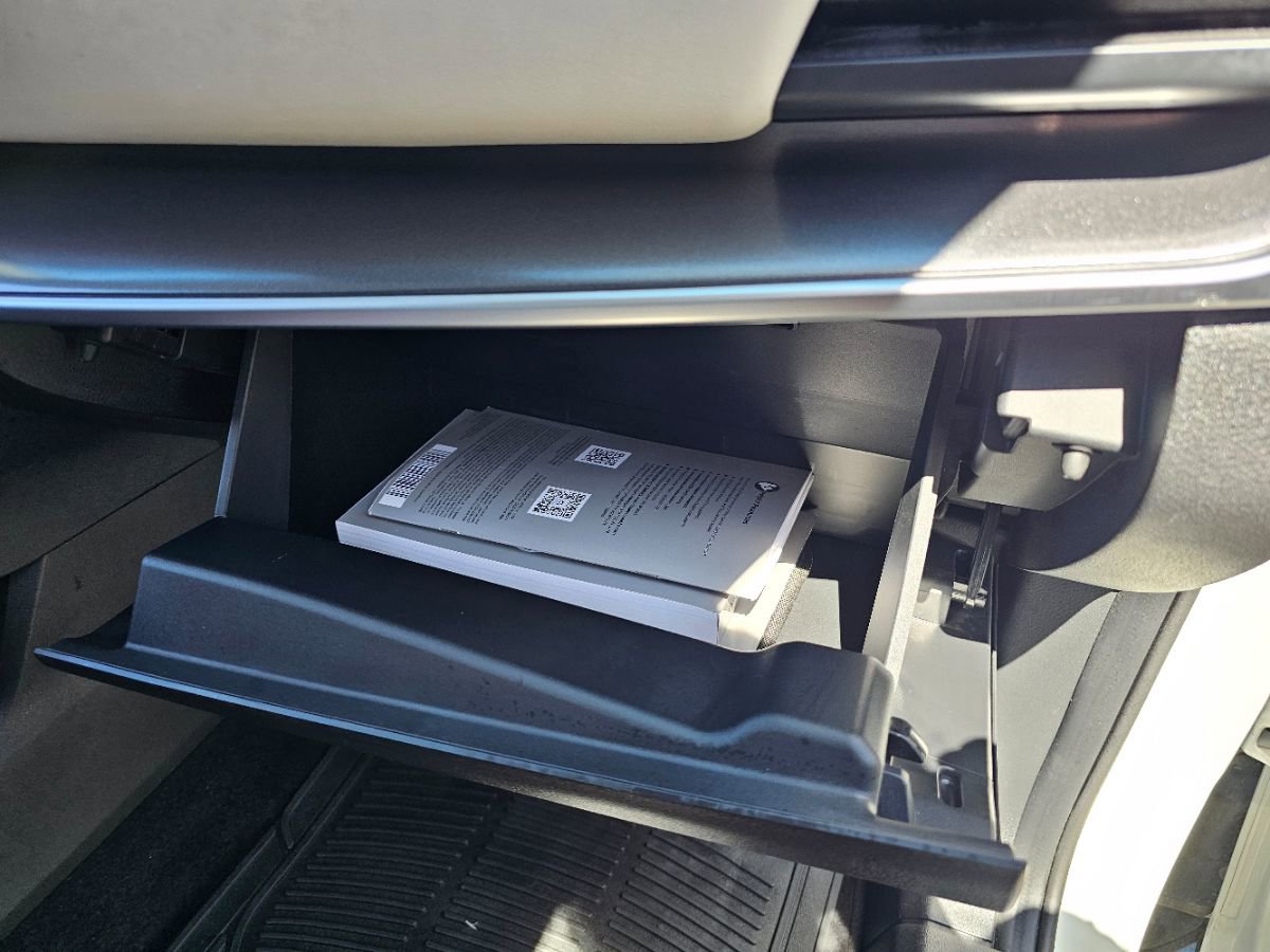 Used 2025 Nissan Rogue SV image 14