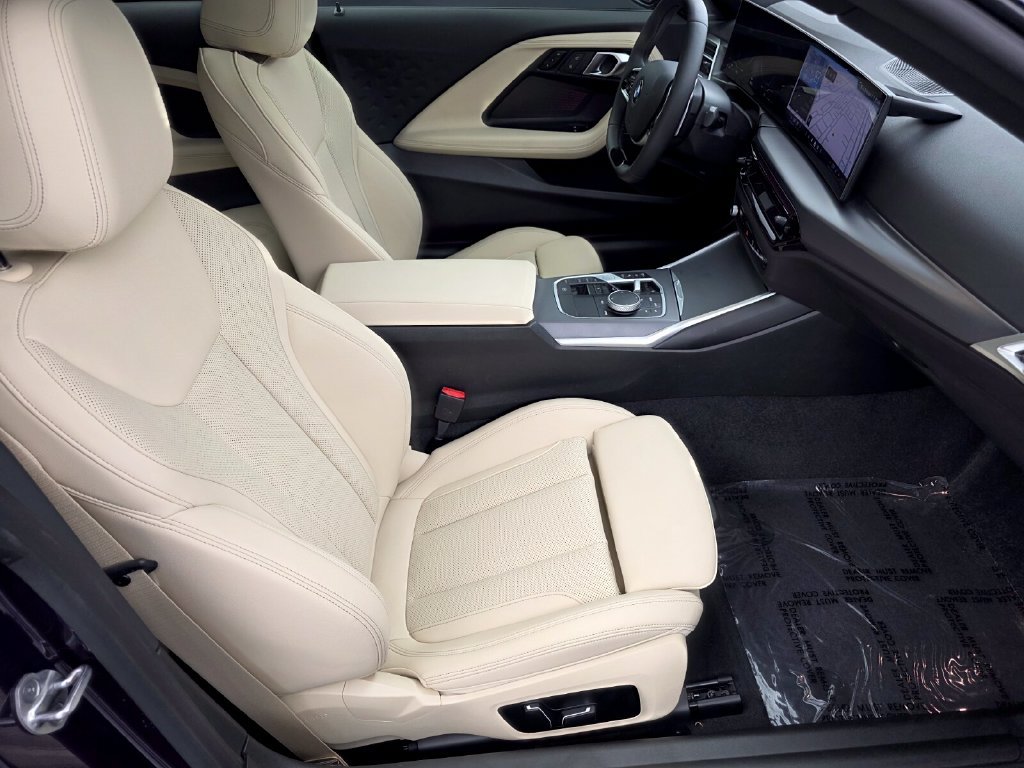 Used 2025 BMW 230i Coupe w/ Convenience Package RWD image 25