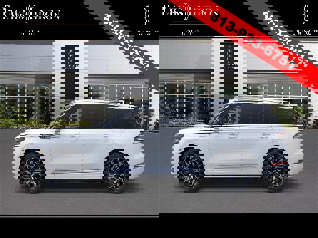 New 2025 Lincoln Aviator Black Label image 3