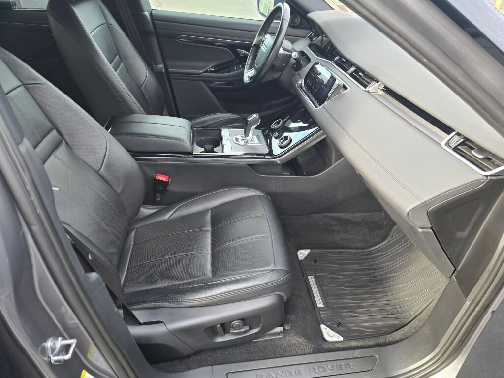 Used 2020 Land Rover Range Rover Evoque SE image 11