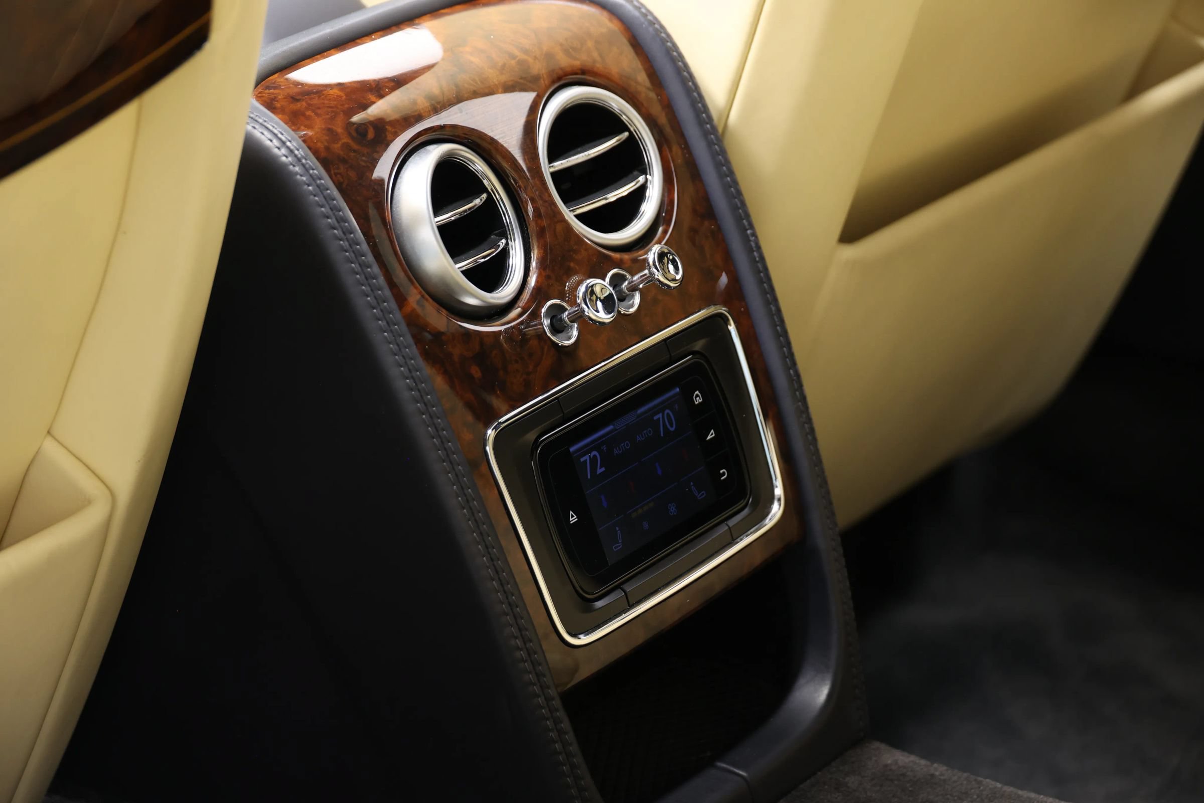Used 2015 Bentley Flying Spur V8 AWD/4WD image 55