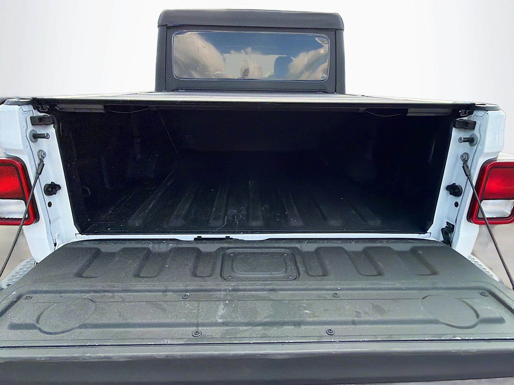 Used 2022 Jeep Gladiator Sport image 12