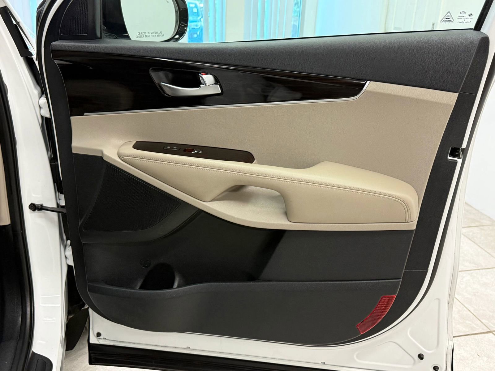 Used 2019 Kia Sorento LX w/ LX Convenience Package image 24