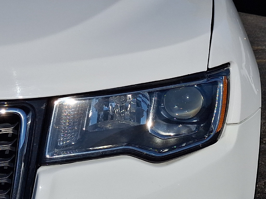 Used 2018 Jeep Grand Cherokee Limited AWD/4WD image 11