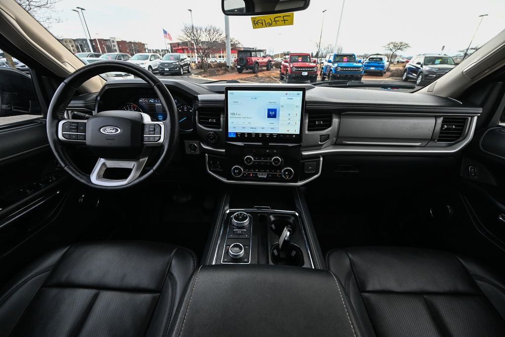 Used 2022 Ford Expedition Max XLT image 31