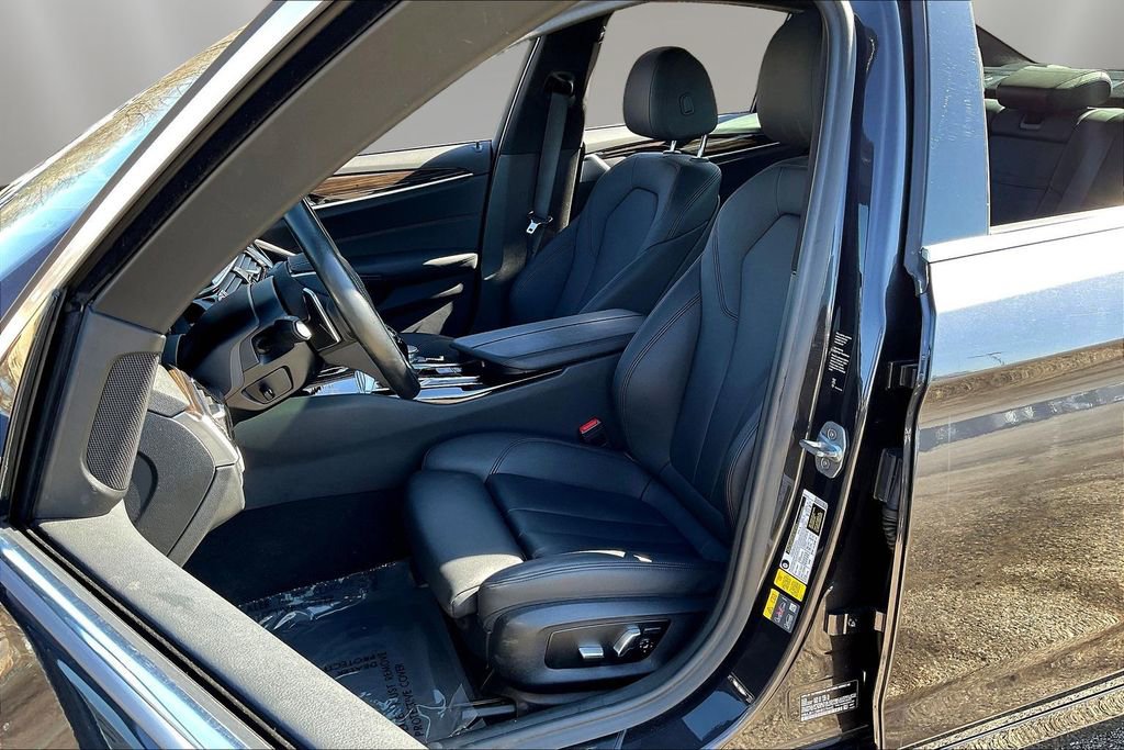 Used 2019 BMW 530e xDrive w/ Convenience Package image 20