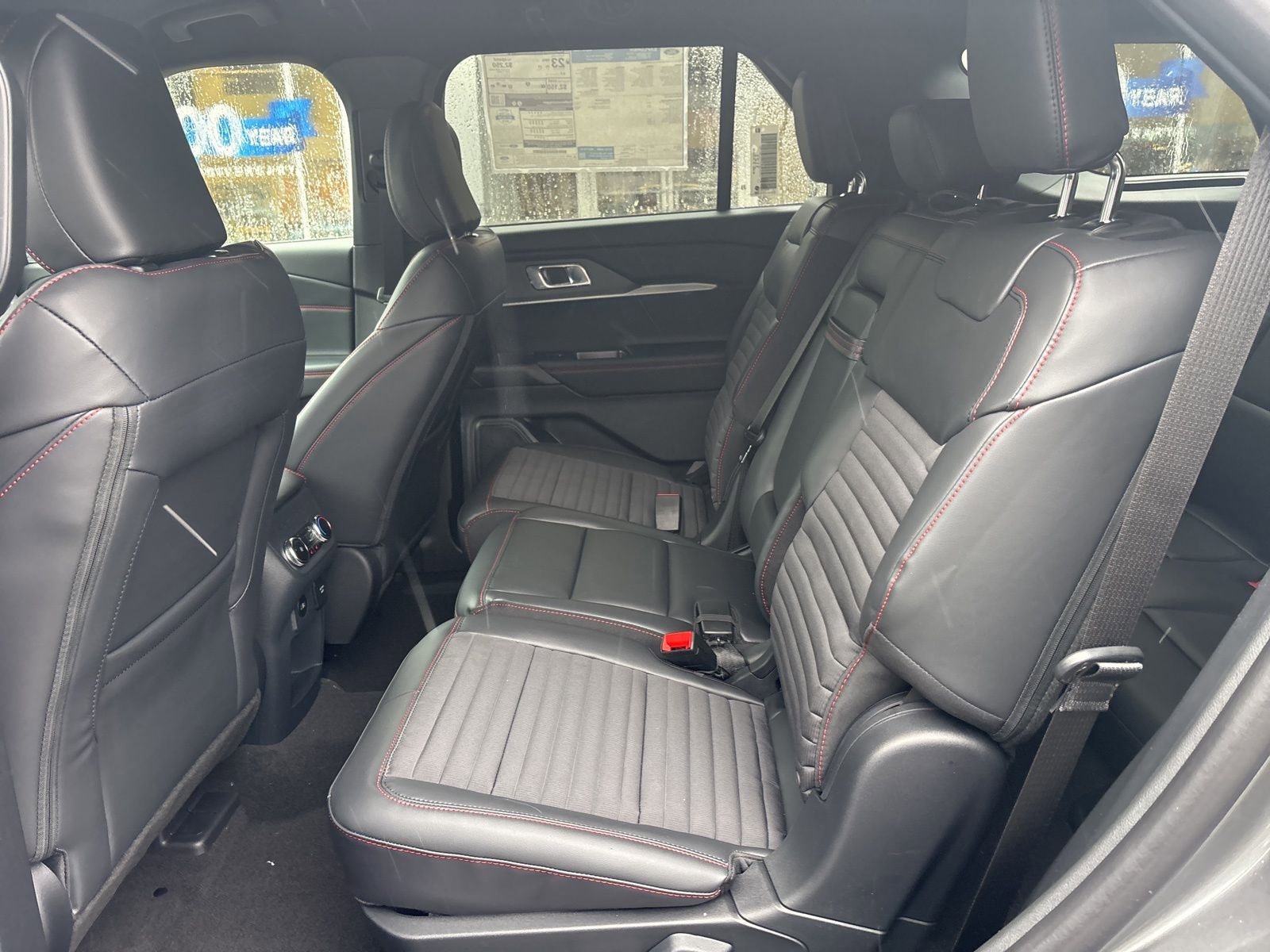 New 2026 Ford Explorer ST-Line w/ ST-Line Street Pack image 18