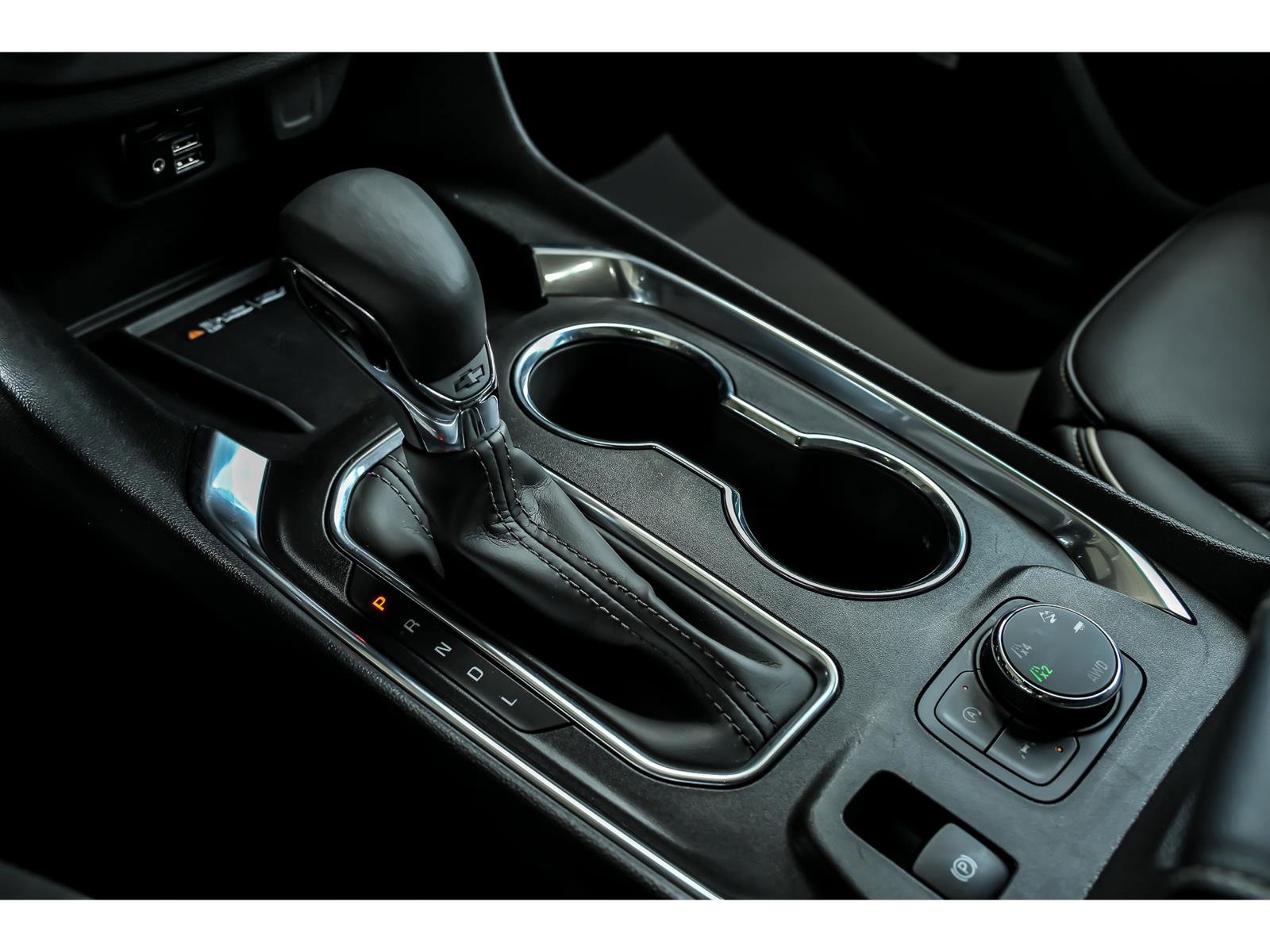 Used 2023 Chevrolet Traverse Premier w/ Redline Edition AWD/4WD image 23