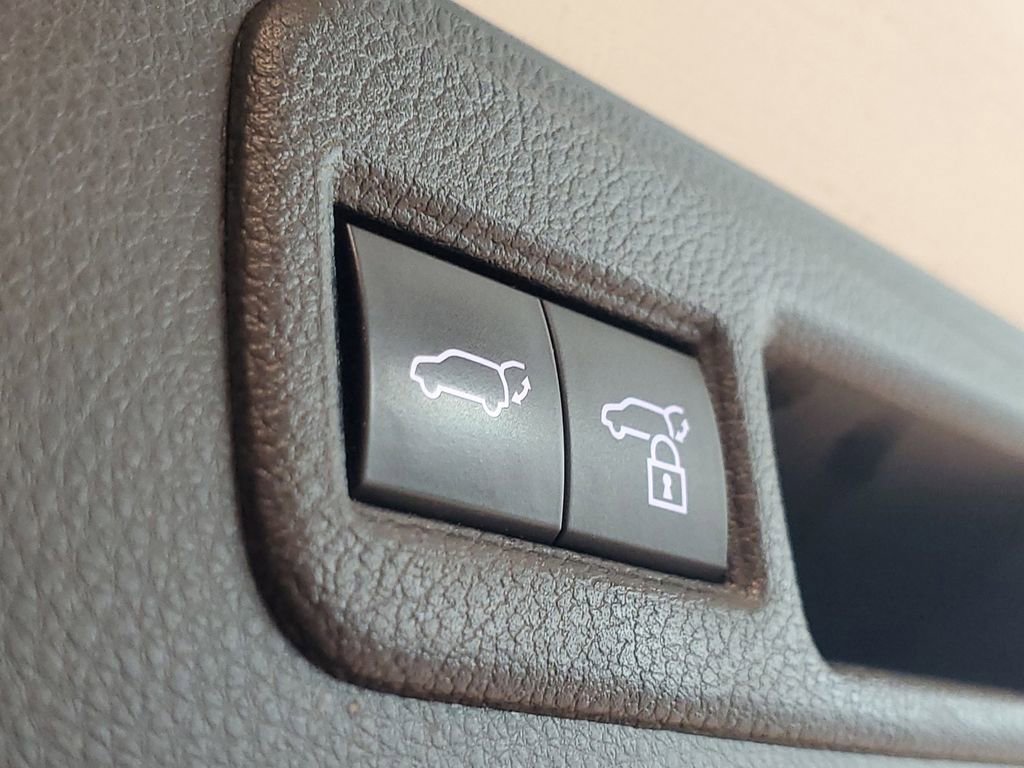 Used 2021 Toyota Venza XLE w/ Softex Package image 9