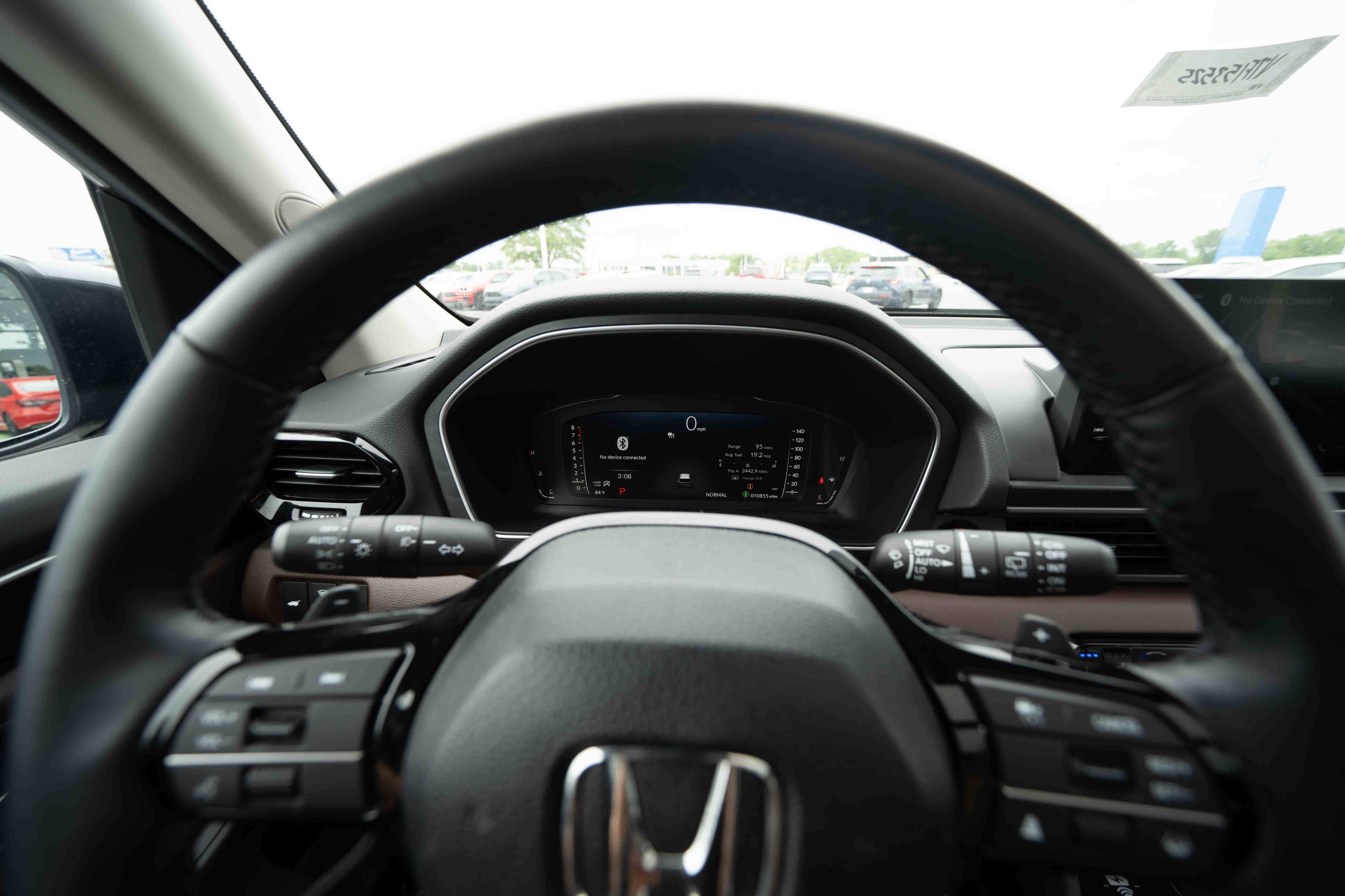 Used 2025 Honda Pilot Elite image 15