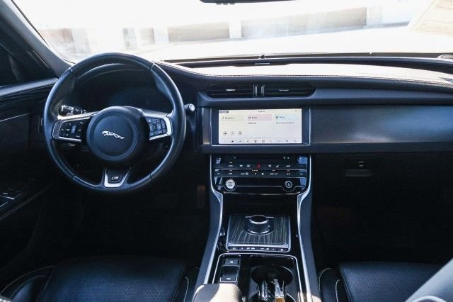 Used 2018 Jaguar XF S image 25
