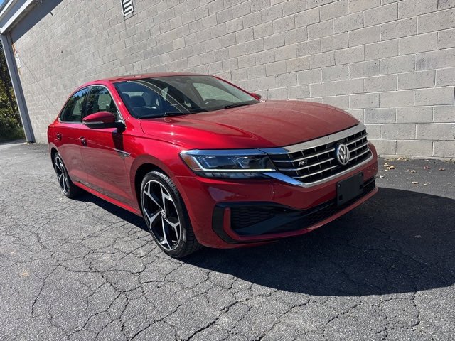 Used 2020 Volkswagen Passat 2.0T R-Line image 2