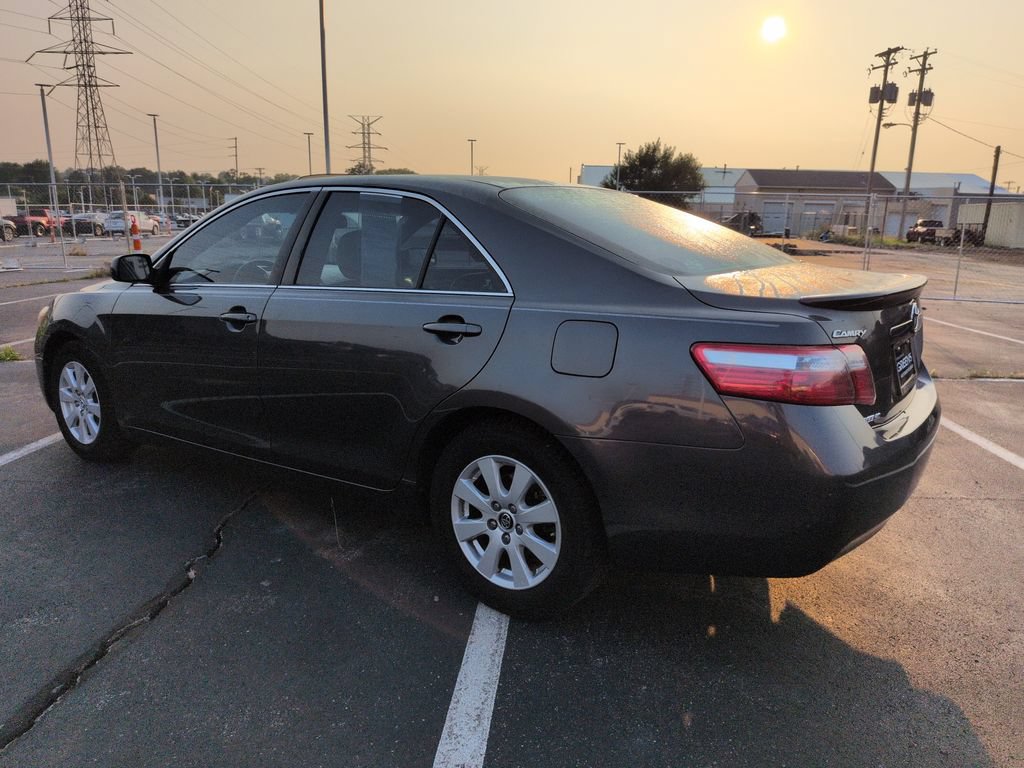 Used 2009 Toyota Camry XLE w/ Leather Pkg FWD image 4