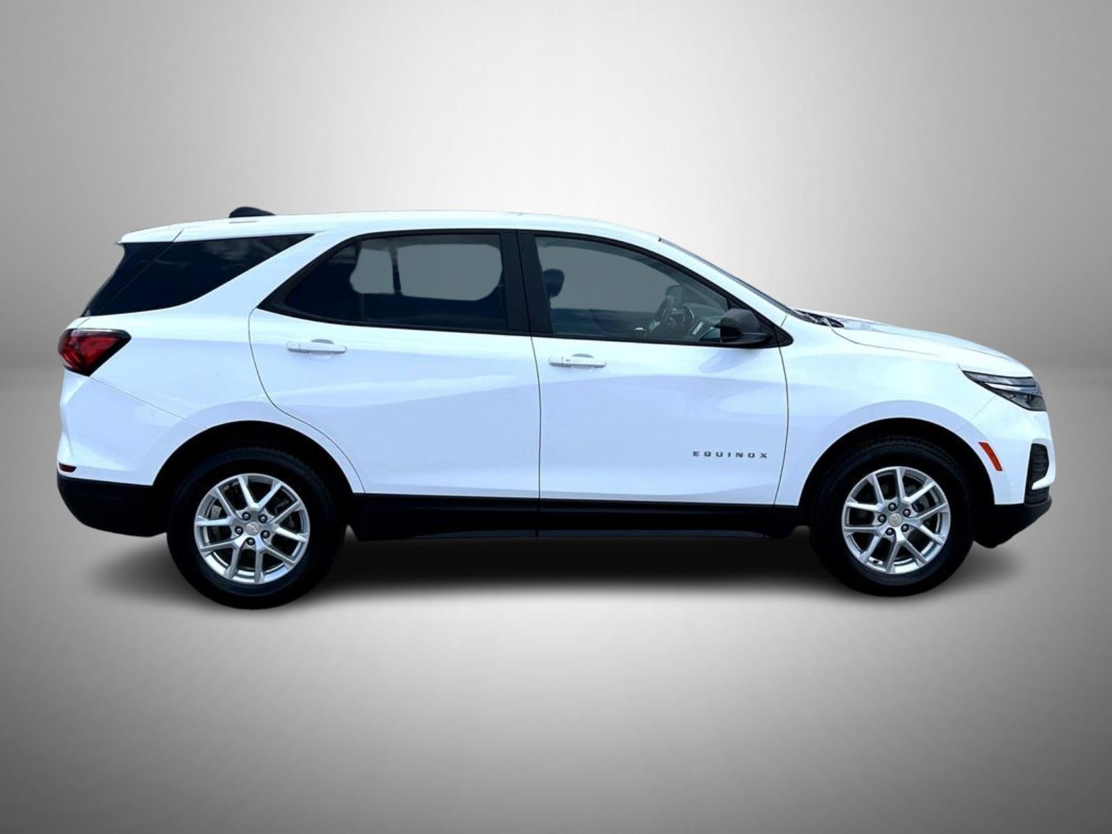 Certified 2024 Chevrolet Equinox LS w/ LS Convenience Package AWD/4WD image 4