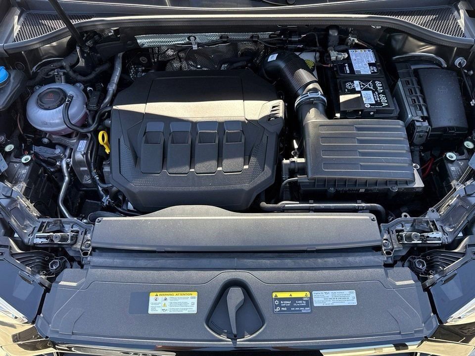 Certified 2025 Audi Q3 2.0T Premium w/ Convenience Package image 9