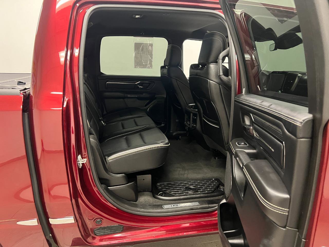 Used 2022 RAM 1500 Limited w/ Body Color Bumper Group AWD/4WD image 59