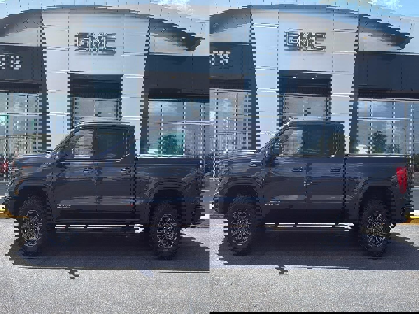 Used 2024 GMC Sierra 1500 AT4X image 1