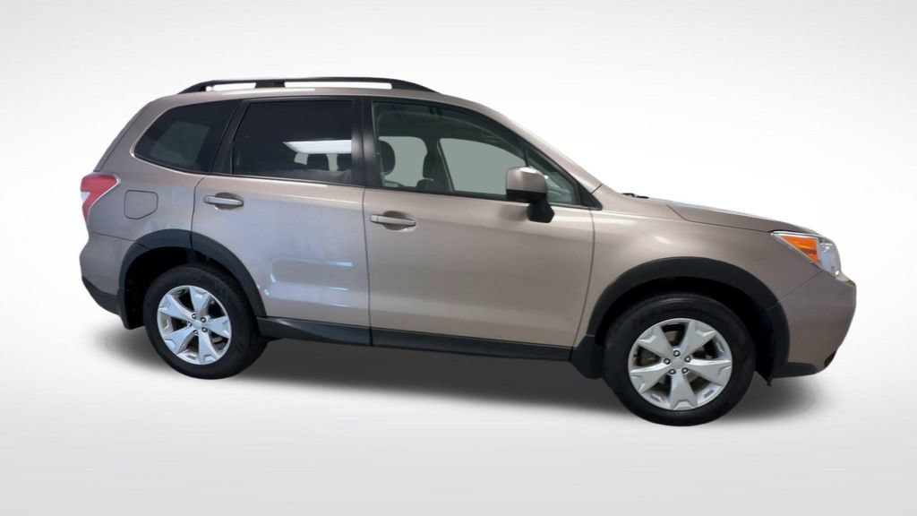 Used 2016 Subaru Forester 2.5i Premium w/ All-Weather Package AWD/4WD image 9