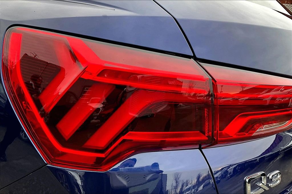 Used 2025 Audi Q3 2.0T Premium w/ Convenience Package image 23
